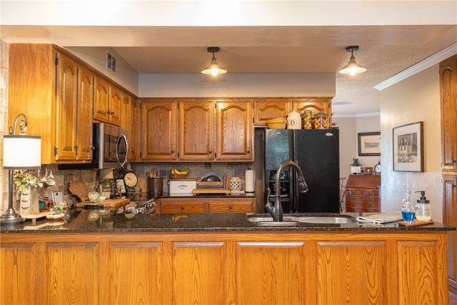 2490 E Camelot Place, Fayetteville, AR 72701