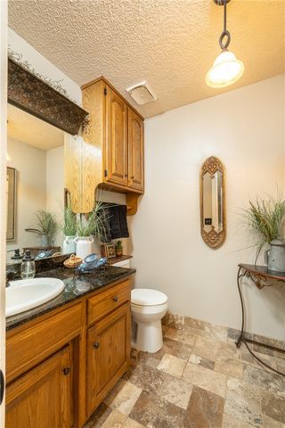 2490 E Camelot Place, Fayetteville, AR 72701