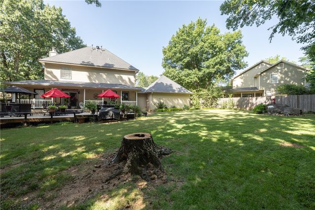 2490 E Camelot Place, Fayetteville, AR 72701