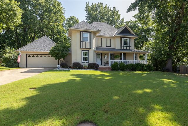 2490 E Camelot Place, Fayetteville, AR 72701
