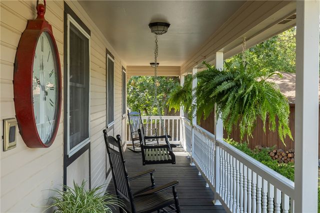 2490 E Camelot Place, Fayetteville, AR 72701