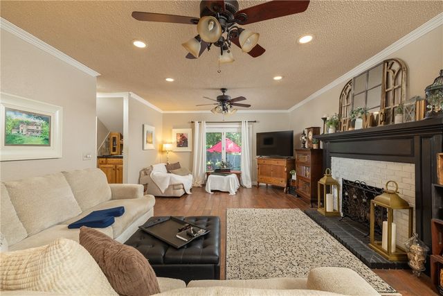 2490 E Camelot Place, Fayetteville, AR 72701
