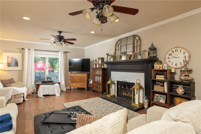 2490 E Camelot Place, Fayetteville, AR 72701