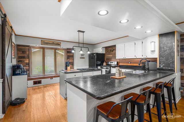 307 Woodworth Street, Yorkville, IL 60560
