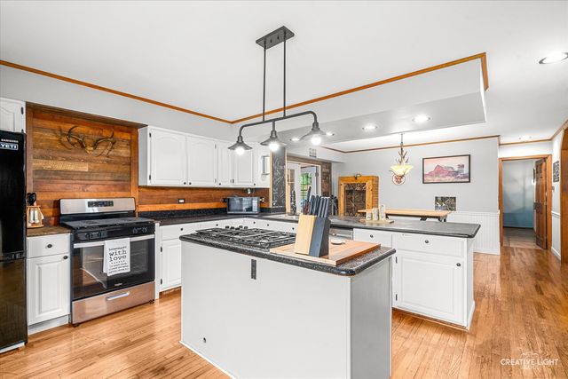 307 Woodworth Street, Yorkville, IL 60560