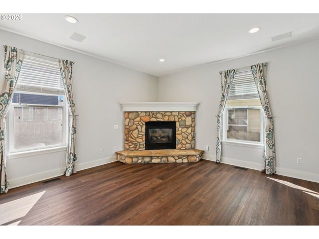 698 Nw HERTEL St, Hillsboro, OR 97124