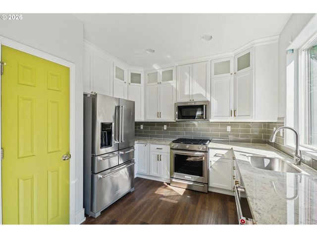 698 Nw HERTEL St, Hillsboro, OR 97124