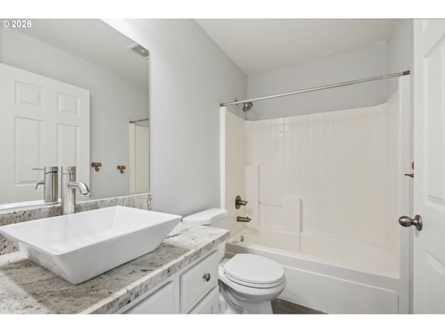 698 Nw HERTEL St, Hillsboro, OR 97124