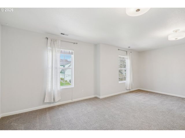 698 Nw HERTEL St, Hillsboro, OR 97124