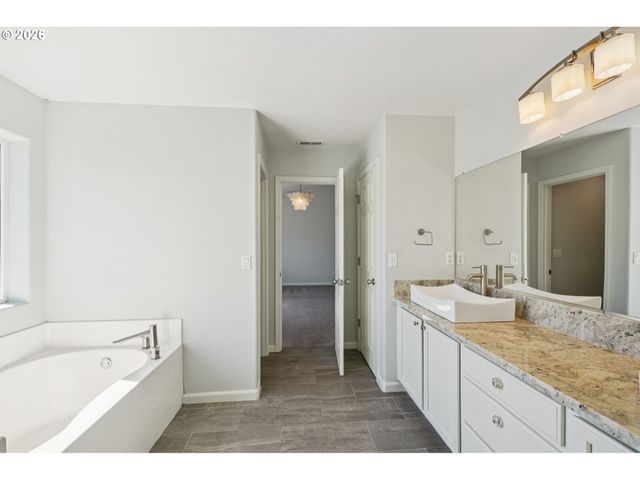 698 Nw HERTEL St, Hillsboro, OR 97124