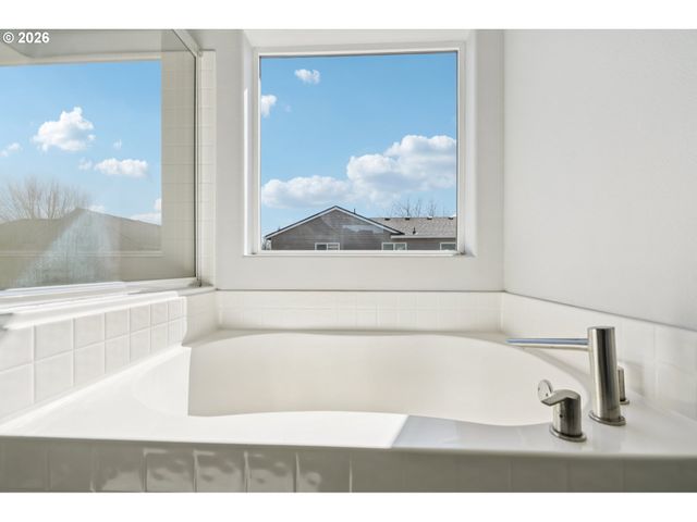 698 Nw HERTEL St, Hillsboro, OR 97124