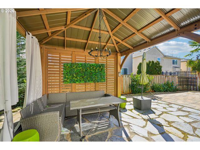 698 Nw HERTEL St, Hillsboro, OR 97124