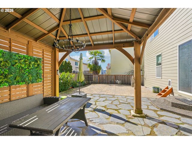 698 Nw HERTEL St, Hillsboro, OR 97124