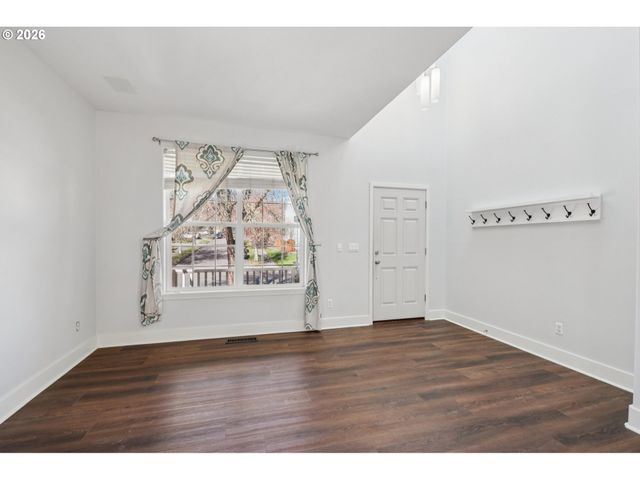 698 Nw HERTEL St, Hillsboro, OR 97124