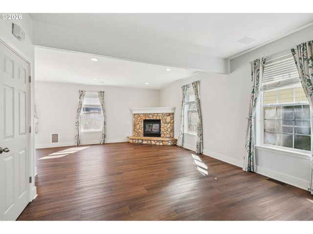 698 Nw HERTEL St, Hillsboro, OR 97124