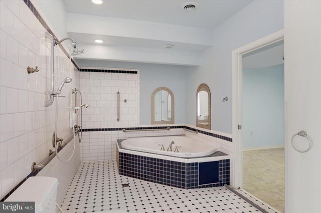 33 CREEK BANK DRIVE, Mechanicsburg, PA 17050