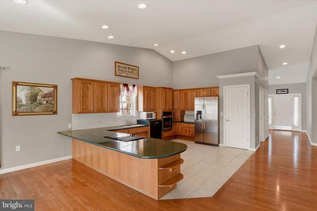 33 CREEK BANK DRIVE, Mechanicsburg, PA 17050