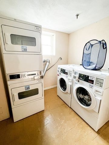 1427 Commonwealth Ave 504, Boston, MA 02135