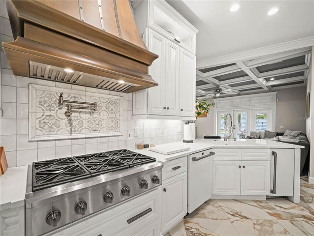 6556 CRESCENT LAKE DRIVE, Lakeland, FL 33813