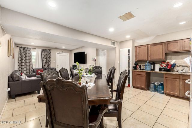 3829 N 81ST Avenue, Phoenix, AZ 85033