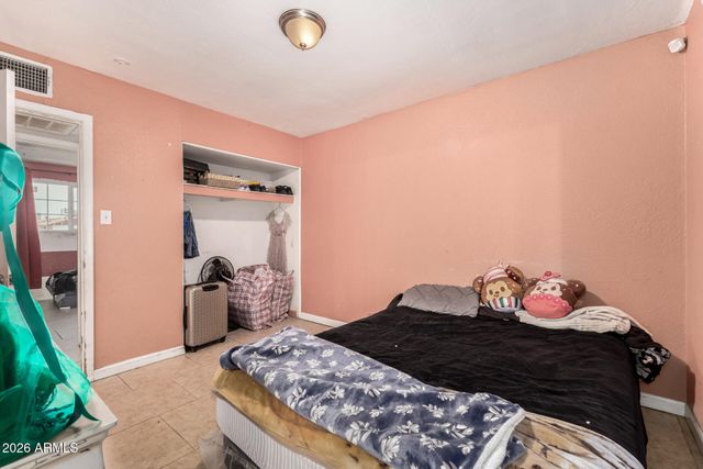 3829 N 81ST Avenue, Phoenix, AZ 85033