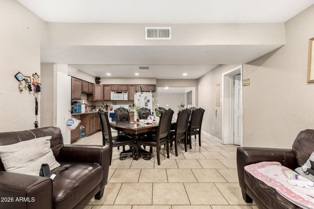 3829 N 81ST Avenue, Phoenix, AZ 85033