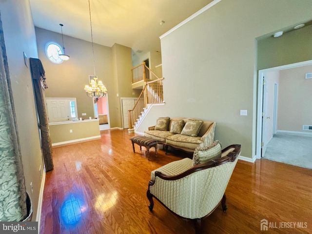 1 SILCOX PL, Somerset, NJ 08873