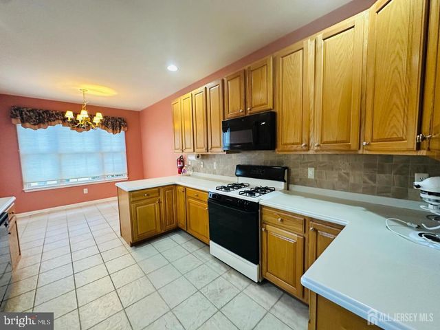 1 SILCOX PL, Somerset, NJ 08873