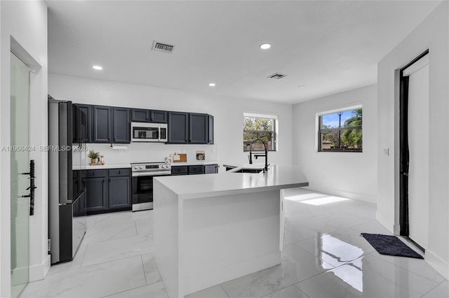 11495 SW 241st St, Homestead, FL 33032