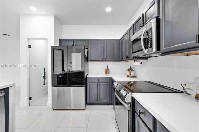 11495 SW 241st St, Homestead, FL 33032