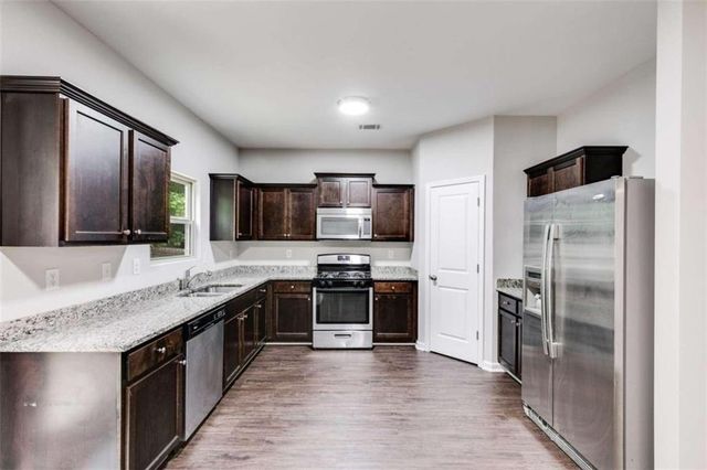 310 Saint Lucas Court, Fairburn, GA 30213