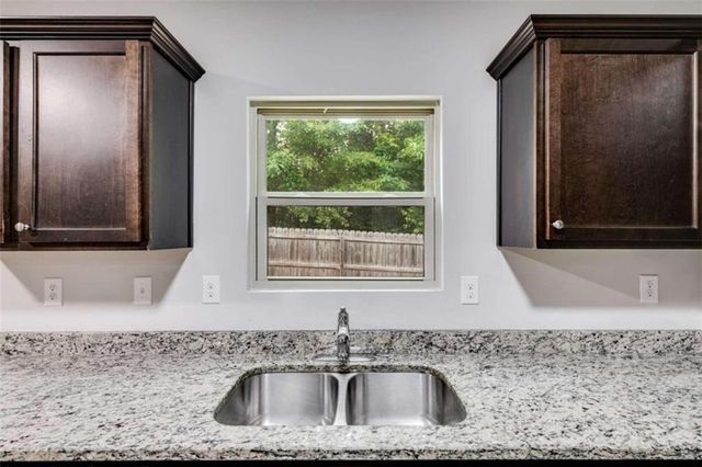 310 Saint Lucas Court, Fairburn, GA 30213