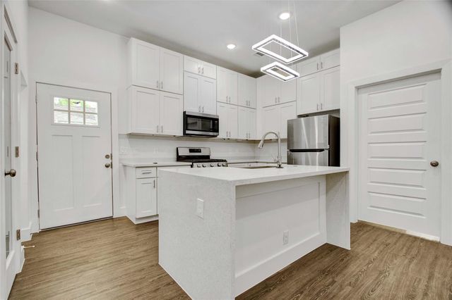 4512 Brinkley Street A, Houston, TX 77051