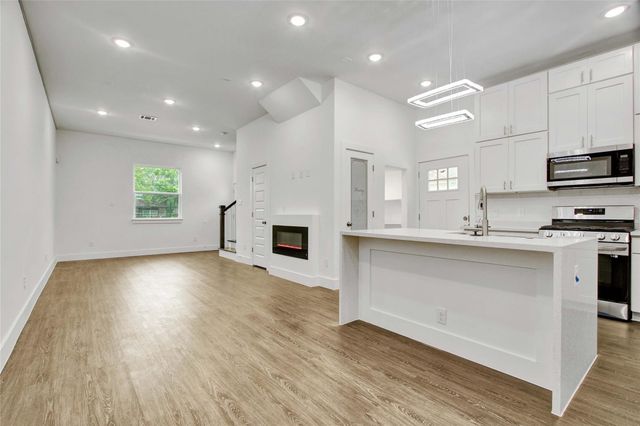 4512 Brinkley Street A, Houston, TX 77051
