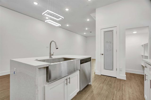 4512 Brinkley Street A, Houston, TX 77051