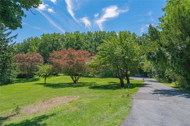 5472 Lower Macungie Road, Macungie Boro, PA 18062