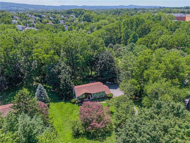 5472 Lower Macungie Road, Macungie Boro, PA 18062