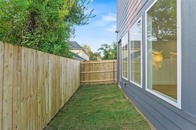 2521 Bethurum Avenue, Dallas, TX 75215