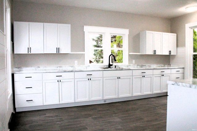 325 W Us Highway 6, Albion, IN 46701