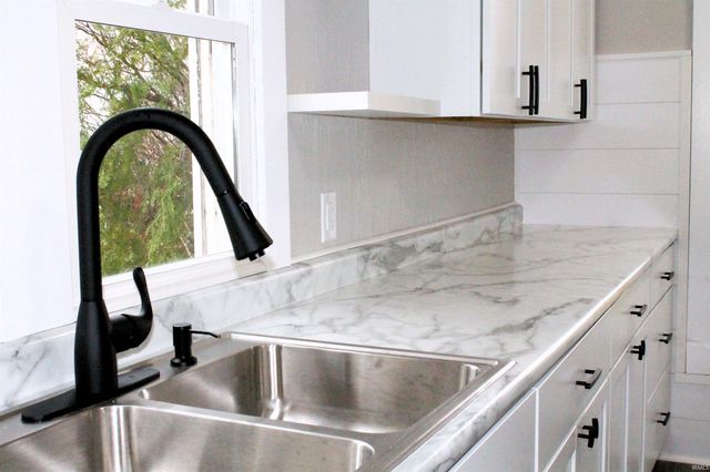 325 W Us Highway 6, Albion, IN 46701