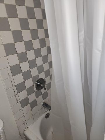 206-03 Jamaica Avenue 2nd. Floor., Queens Village, NY 11428