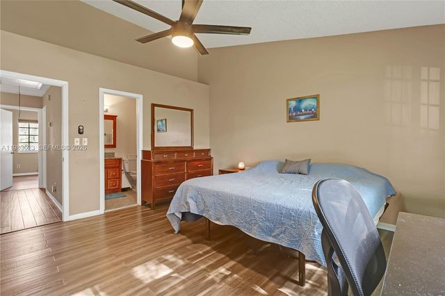 2881 S Cambridge Lane, Cooper City, FL 33026