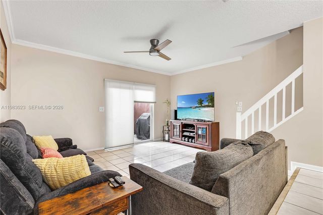 2881 S Cambridge Lane, Cooper City, FL 33026