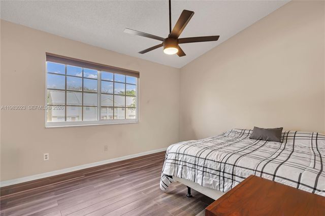 2881 S Cambridge Lane, Cooper City, FL 33026