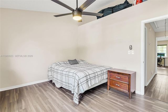 2881 S Cambridge Lane, Cooper City, FL 33026
