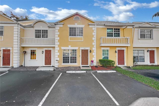 2881 S Cambridge Lane, Cooper City, FL 33026