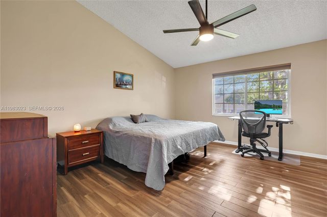 2881 S Cambridge Lane, Cooper City, FL 33026