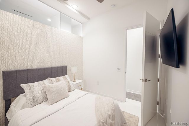 400 Old Woodward Avenue 201, Birmingham, MI 48009