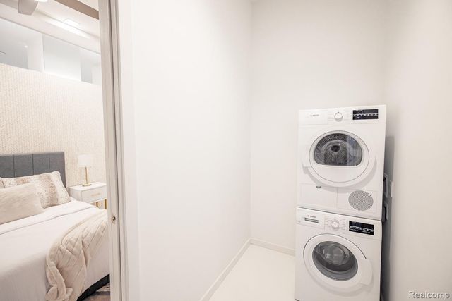 400 Old Woodward Avenue 201, Birmingham, MI 48009