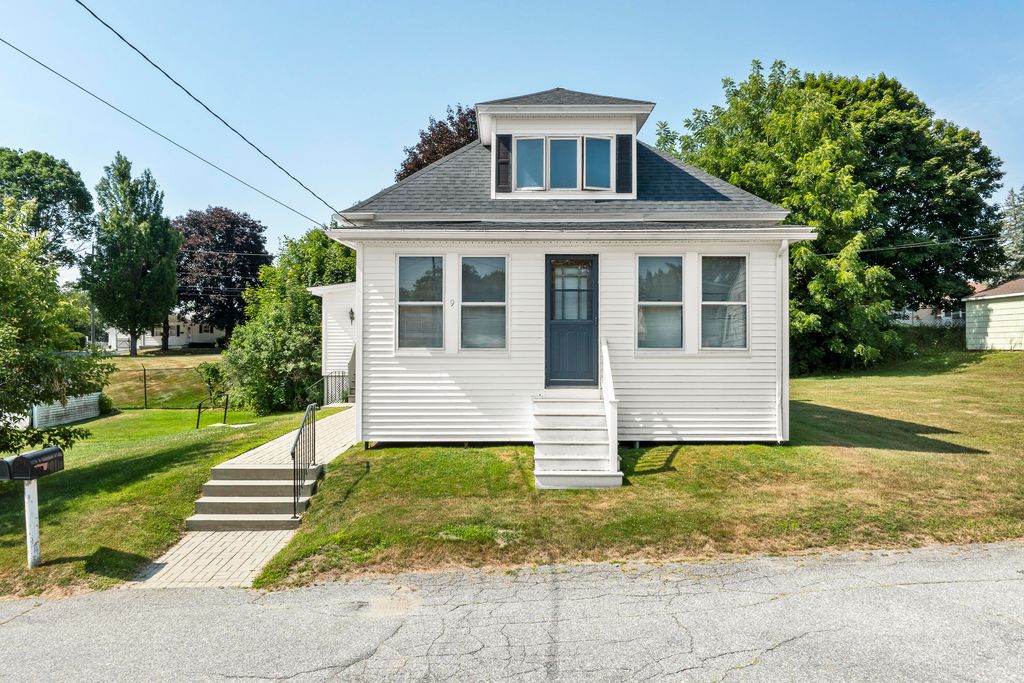 9 Nash Street, Lewiston, ME 04240 — photo 3